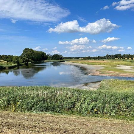 Oosterschelde Lodge Met Veel Privacy En Dicht Bij Het Water Scherpenisse Ngoại thất bức ảnh