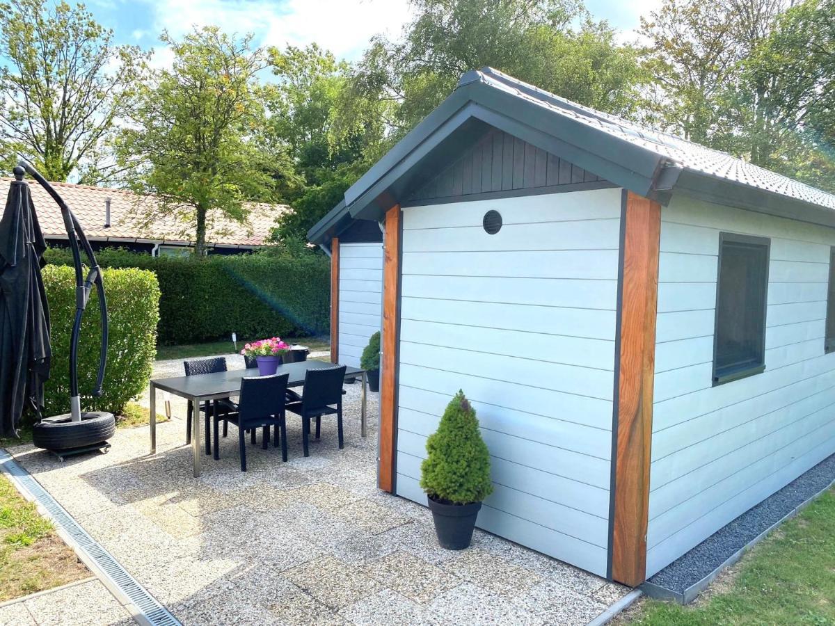 Oosterschelde Lodge Met Veel Privacy En Dicht Bij Het Water Scherpenisse Ngoại thất bức ảnh