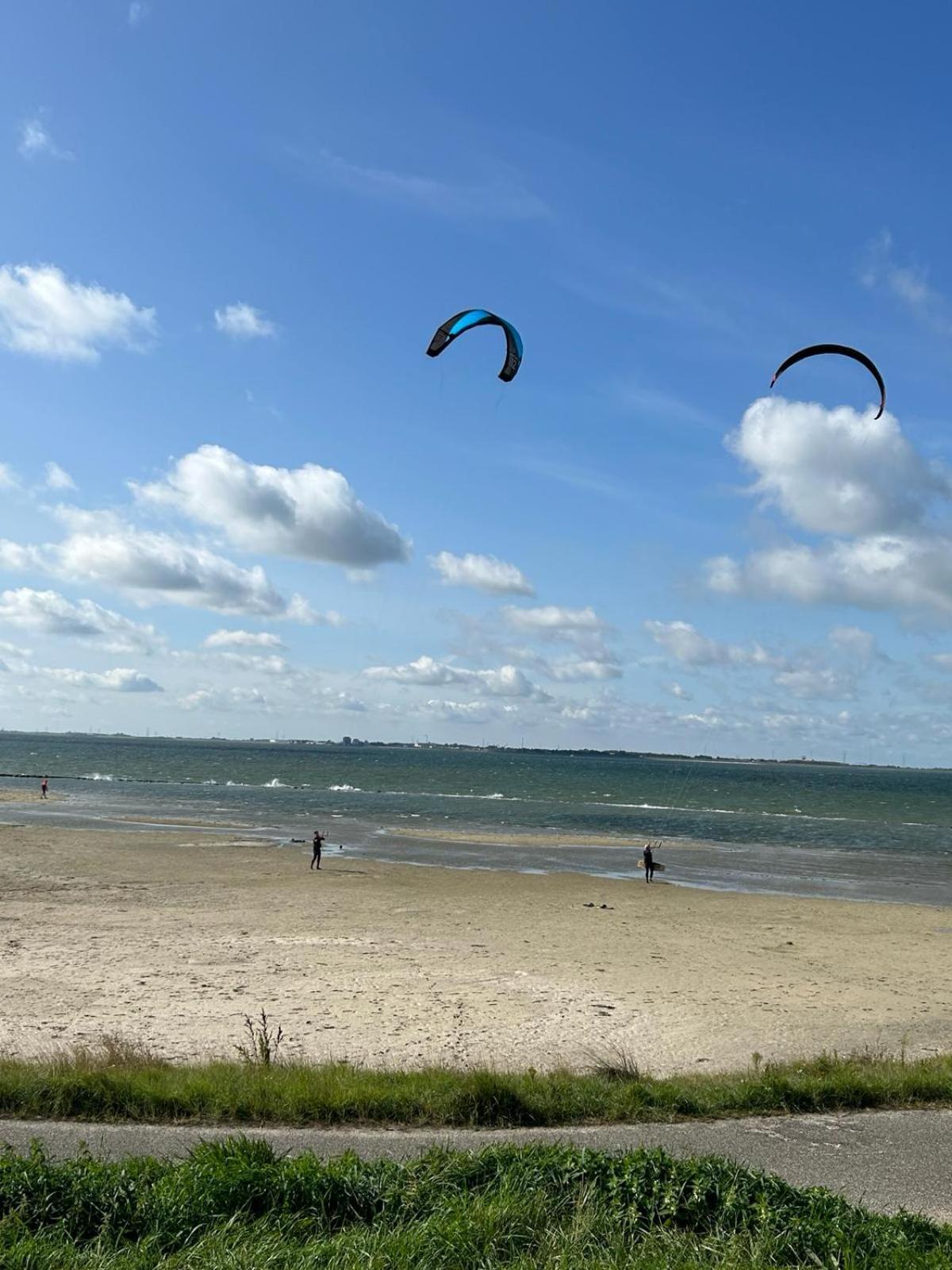 Oosterschelde Lodge Met Veel Privacy En Dicht Bij Het Water Scherpenisse Ngoại thất bức ảnh