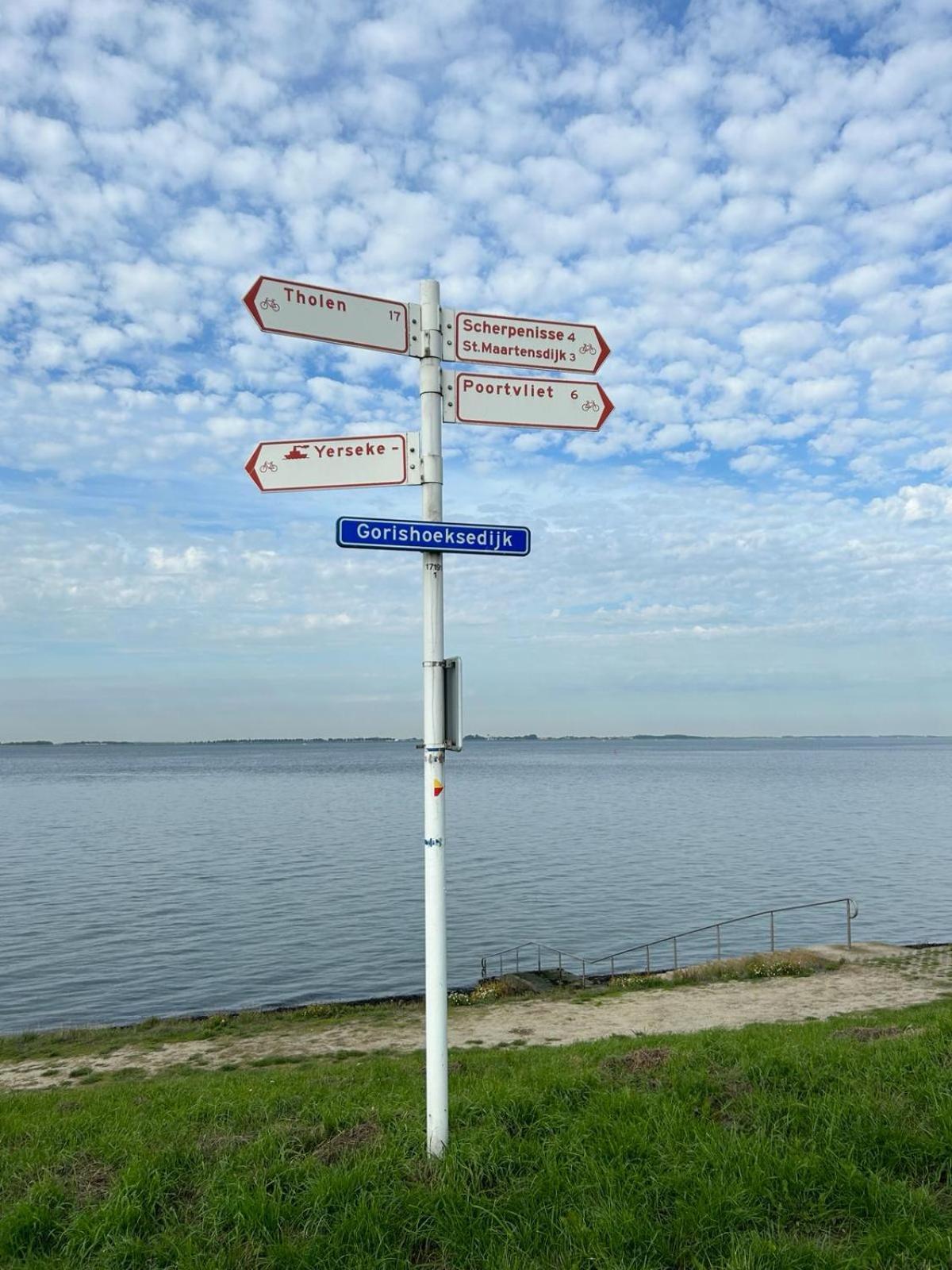 Oosterschelde Lodge Met Veel Privacy En Dicht Bij Het Water Scherpenisse Ngoại thất bức ảnh