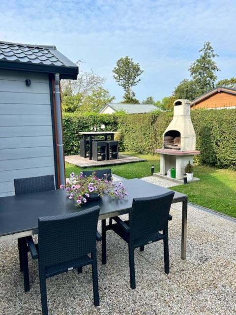 Oosterschelde Lodge Met Veel Privacy En Dicht Bij Het Water Scherpenisse Ngoại thất bức ảnh